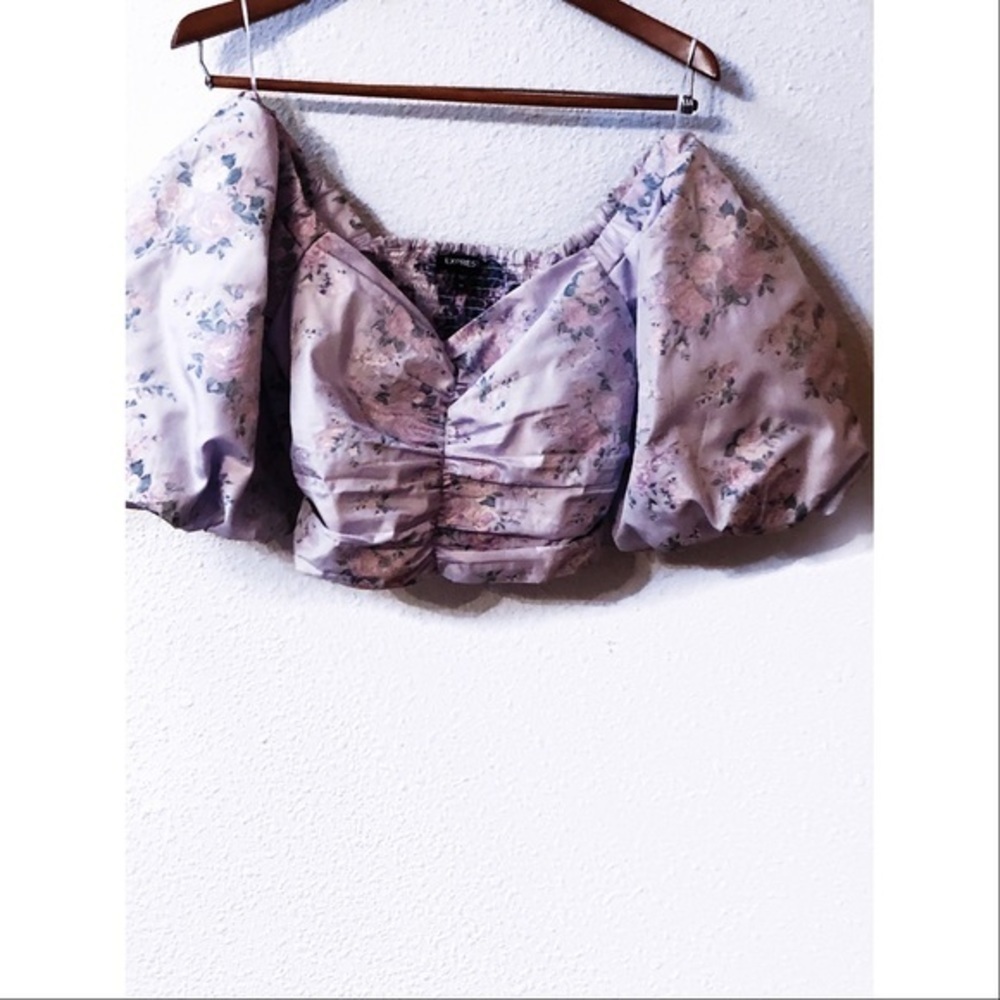 Express floral puff sleeve crop top NWT - Picture 2 of 9
